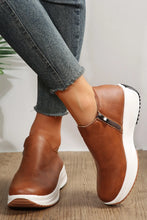 Load image into Gallery viewer, Round Toe Platform Ankle Boots
