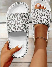 Load image into Gallery viewer, Adult and Kid Leopard Thick Sole Slippers
