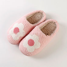 Load image into Gallery viewer, Fuzzy Flower Pattern Homewear Slippers
