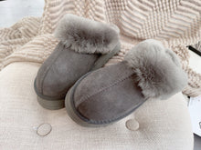 Load image into Gallery viewer, Unisex Winter Furry Shearling Slippers
