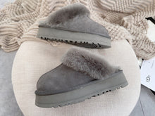 Load image into Gallery viewer, Unisex Winter Furry Shearling Slippers
