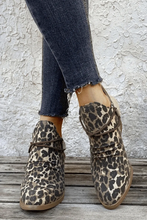 Load image into Gallery viewer, Pointed Toe Square Heel Leopard Boots
