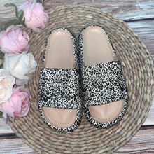 Load image into Gallery viewer, Adult and Kid Leopard Thick Sole Slippers
