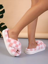 Load image into Gallery viewer, Checkerboard furry slippers
