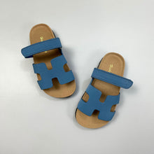 Load image into Gallery viewer, Children&#39;s Non-Slip Soft-Soled Beach Shoes
