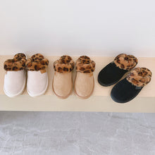 Load image into Gallery viewer, Warm Leopard House Slipper
