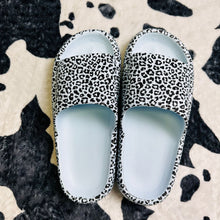 Load image into Gallery viewer, Adult and Kid Leopard Thick Sole Slippers
