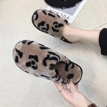 Load image into Gallery viewer, Leopard Plush Thick Cotton Slippers
