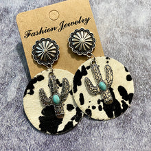 Load image into Gallery viewer, Western Vintage Earrings
