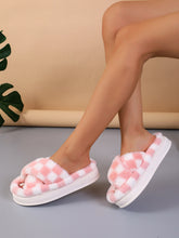 Load image into Gallery viewer, Checkerboard furry slippers
