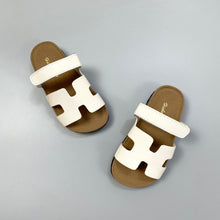 Load image into Gallery viewer, Children&#39;s Non-Slip Soft-Soled Beach Shoes
