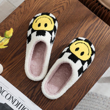 Load image into Gallery viewer, Checkered Smiley Face Slippers
