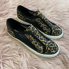 Load image into Gallery viewer, Cutout Leopard-Print Canvas Shoes
