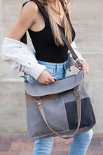 Load image into Gallery viewer, Vintage Colorblock Tote Bag
