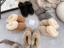 Load image into Gallery viewer, Unisex Winter Furry Shearling Slippers
