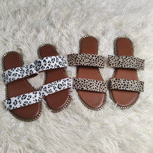 Load image into Gallery viewer, Straight Leopard Beach Sandals
