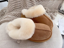 Load image into Gallery viewer, Unisex Winter Furry Shearling Slippers
