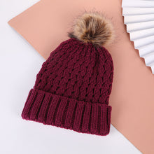 Load image into Gallery viewer, Outdoor Warm Wool Knitted Hat
