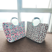 Load image into Gallery viewer, Printed Neoprene Insulated Picnic Bag
