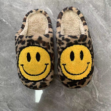 Load image into Gallery viewer, Smiley slippers For Women
