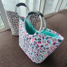 Load image into Gallery viewer, Printed Neoprene Insulated Picnic Bag
