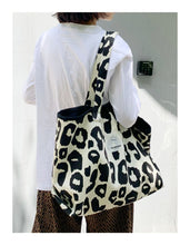 Load image into Gallery viewer, Leopard Pattern Shopping Recycled Bag
