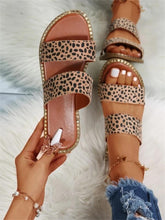 Load image into Gallery viewer, Straight Leopard Beach Sandals
